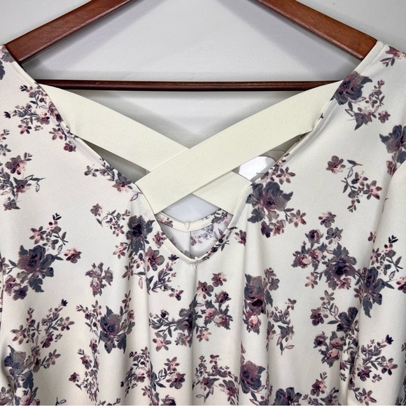 Addition Elle Love & Legend Criss Cross Back Floral Vneck Blouse Size 3x - Picture 6 of 10